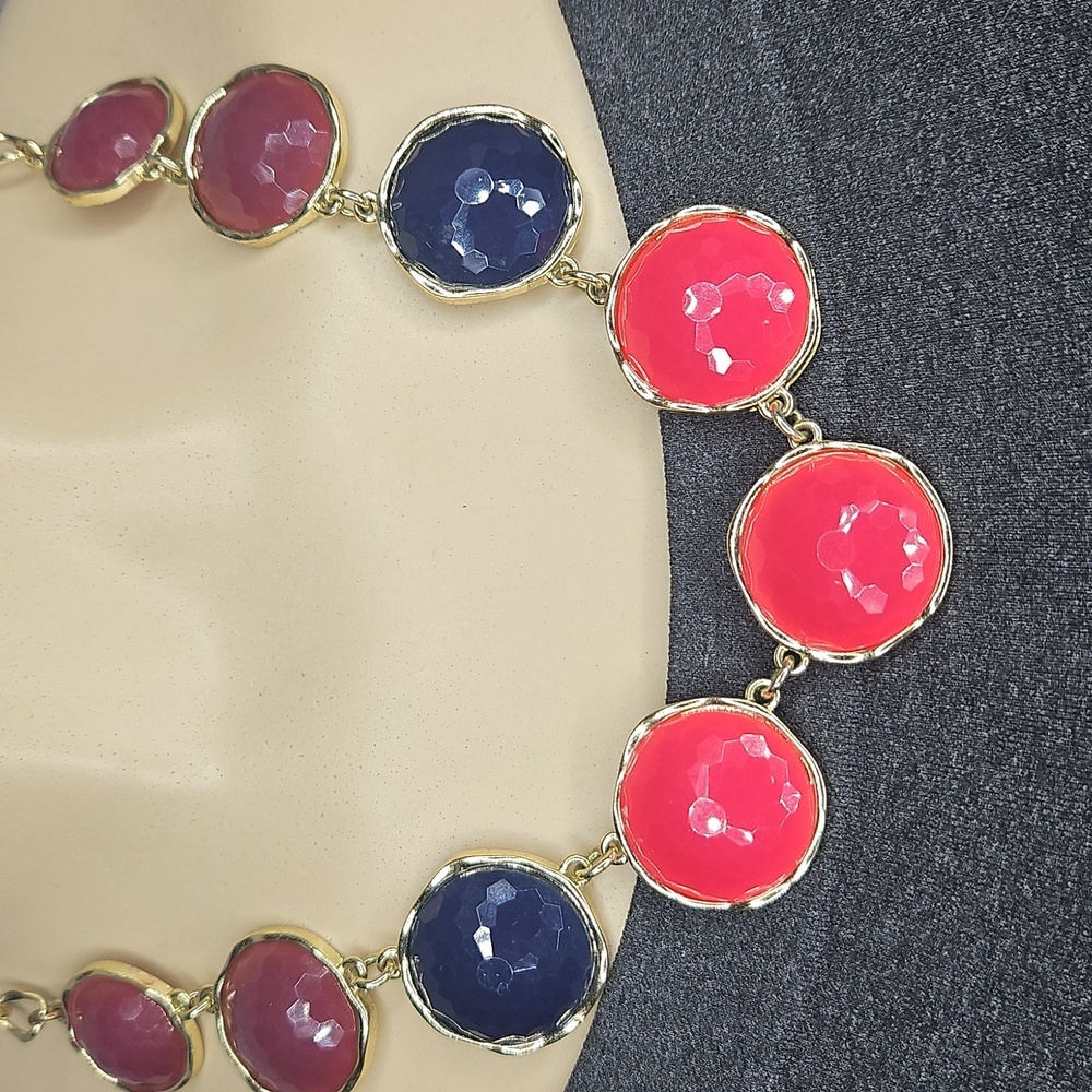 ARCYLLIC MULTI-COLORED STATEMENT NECKLACE - Picture 3 of 7